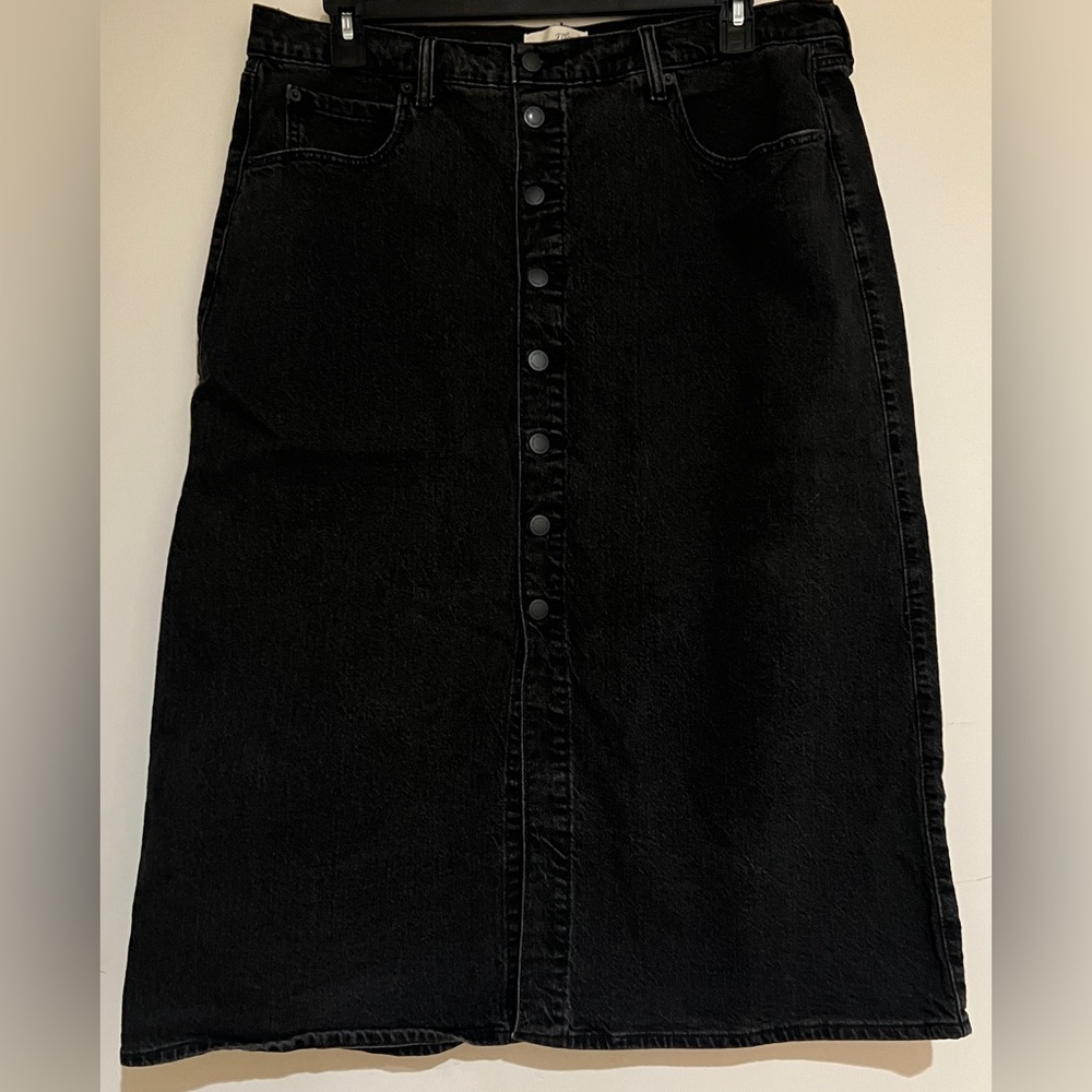 Women’s Universal Thread Black Denim Skirt